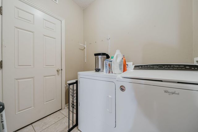 4294 Greensbury Drive, New Albany, OH 43054