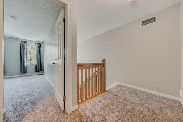 4294 Greensbury Drive, New Albany, OH 43054