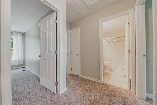 4294 Greensbury Drive, New Albany, OH 43054