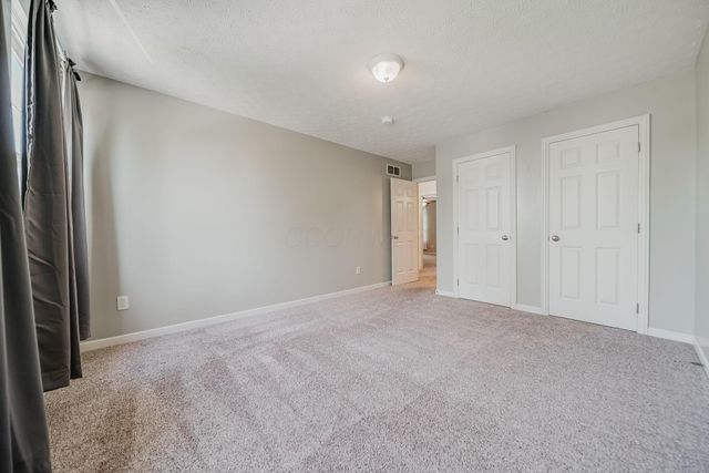 4294 Greensbury Drive, New Albany, OH 43054