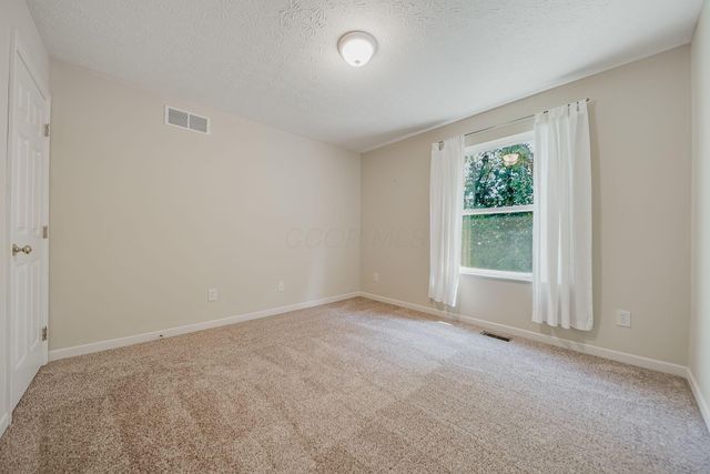 4294 Greensbury Drive, New Albany, OH 43054