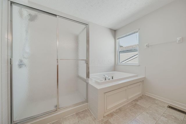 4294 Greensbury Drive, New Albany, OH 43054