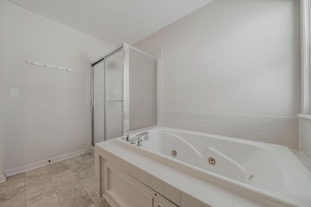 4294 Greensbury Drive, New Albany, OH 43054