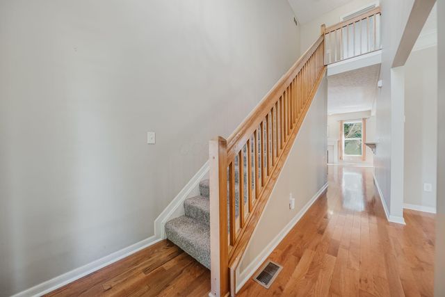 4294 Greensbury Drive, New Albany, OH 43054