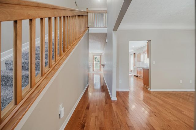 4294 Greensbury Drive, New Albany, OH 43054