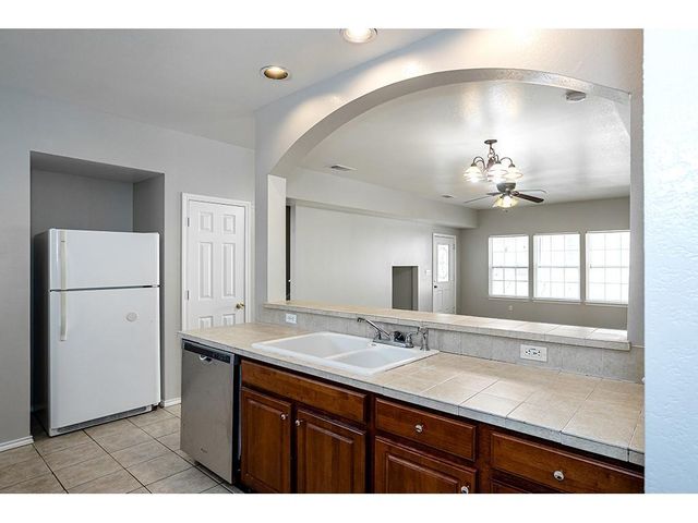 2115 E 18th ST B, Austin, TX 78702