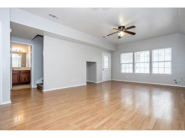 2115 E 18th ST B, Austin, TX 78702