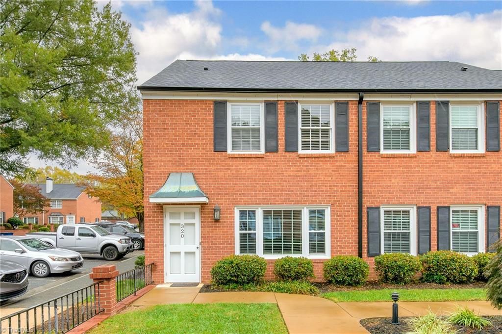 320 Hanover Arms Court, Winston-salem, NC 27104