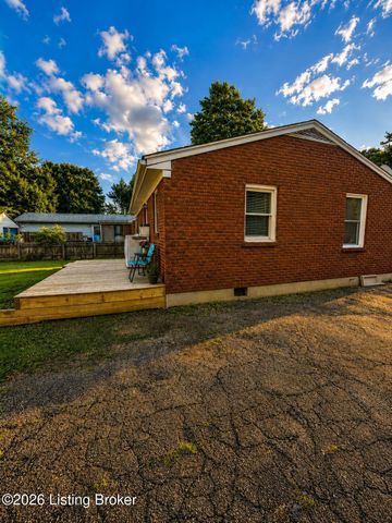 2612 Benoch Ave, Louisville, KY 40216
