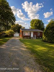 2612 Benoch Ave, Louisville, KY 40216