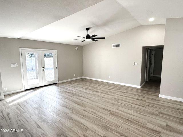 931 W POSADA Avenue, Mesa, AZ 85210