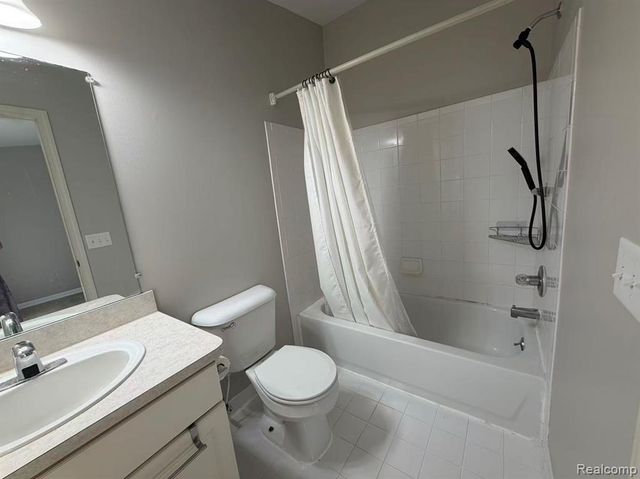 758 Sandalwood Drive, Troy, MI 48085