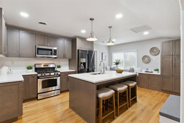 1742 GAY DRIVE, Orlando, FL 32803