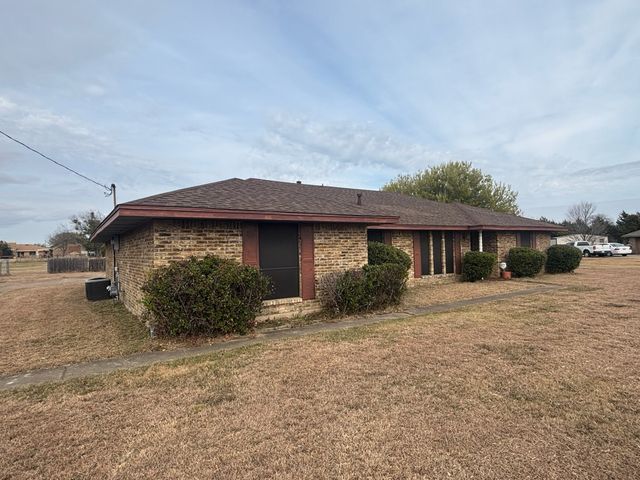 134 Hollie Drive, Red Oak, TX 75154