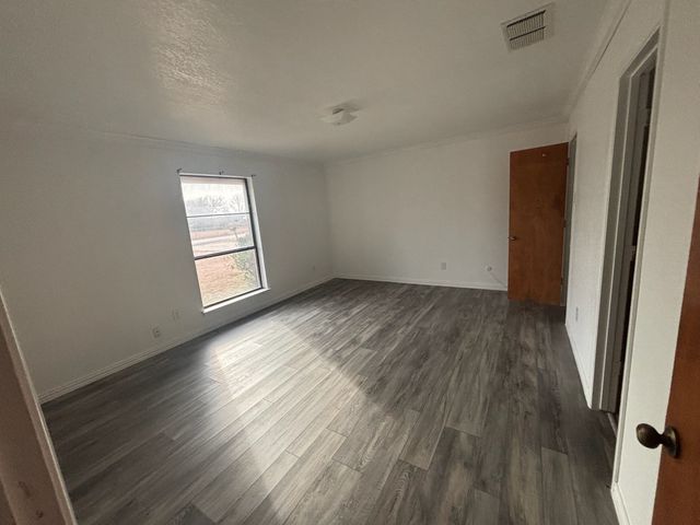 134 Hollie Drive, Red Oak, TX 75154