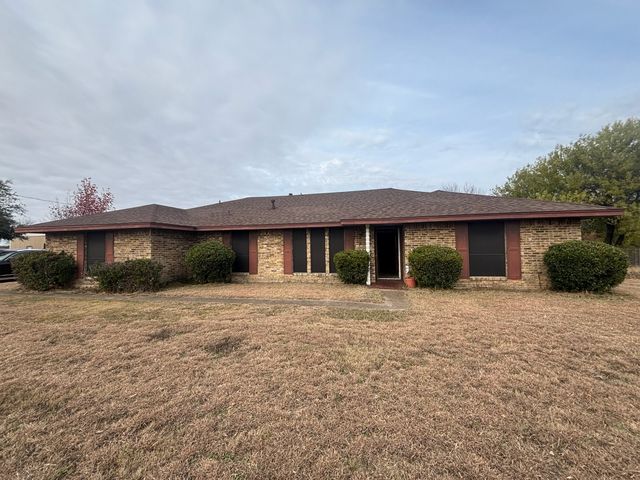 134 Hollie Drive, Red Oak, TX 75154