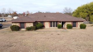 134 Hollie Drive, Red Oak, TX 75154