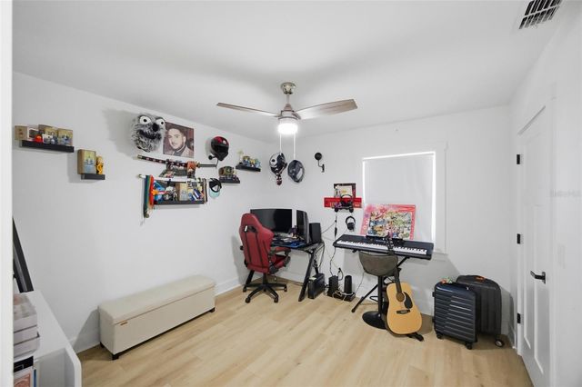 4681 55TH AVENUE N, St Petersburg, FL 33714