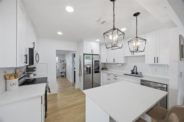 4681 55TH AVENUE N, St Petersburg, FL 33714