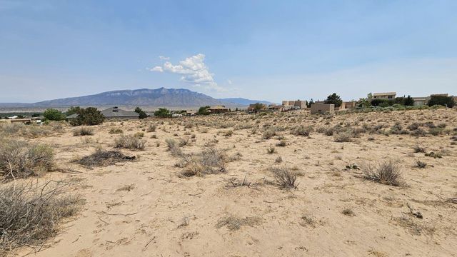6824 Chapingo Road NE, Rio Rancho, NM 87144