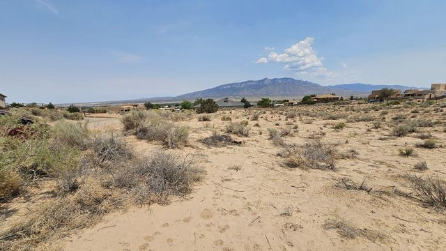 6824 Chapingo Road NE, Rio Rancho, NM 87144