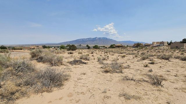 6824 Chapingo Road NE, Rio Rancho, NM 87144