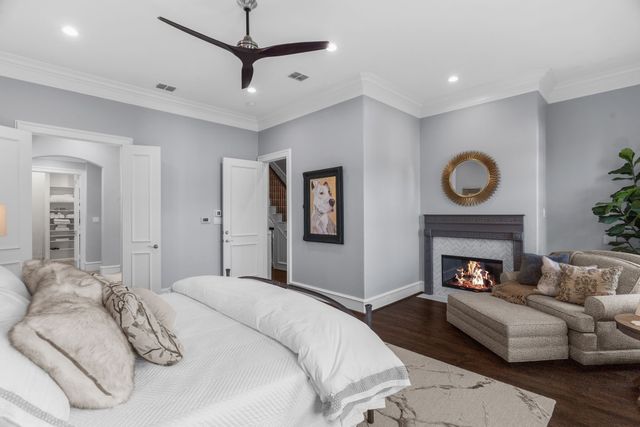 2222 Worthington Street, Dallas, TX 75204