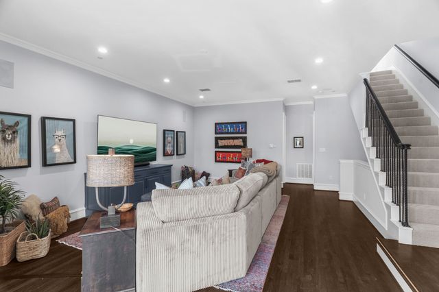 2222 Worthington Street, Dallas, TX 75204