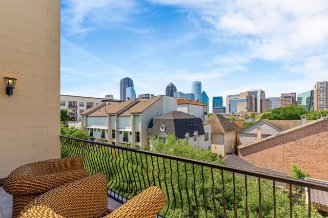 2222 Worthington Street, Dallas, TX 75204