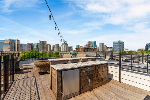 2222 Worthington Street, Dallas, TX 75204