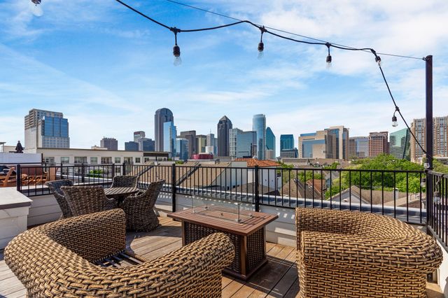 2222 Worthington Street, Dallas, TX 75204