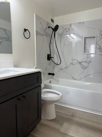 801 801 Franklin St 205, Oakland, CA 94607