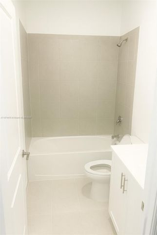 1785 SE 27th Rd, Homestead, FL 33035