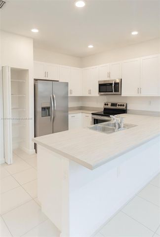 1785 SE 27th Rd, Homestead, FL 33035