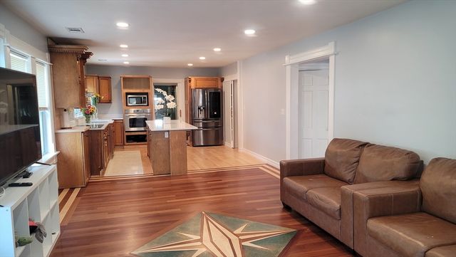 891 Granite St, Braintree, MA 02184