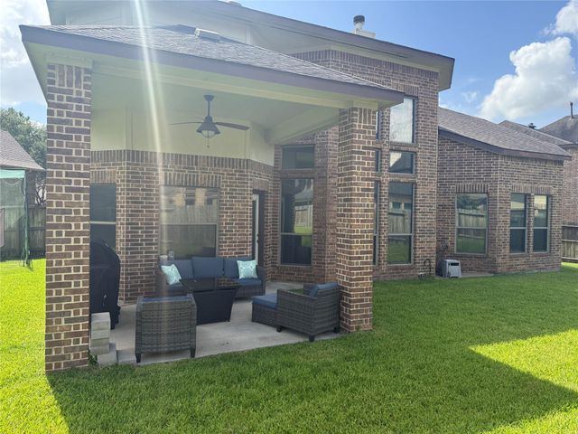 13407 Great Creek Drive, Pearland, TX 77584