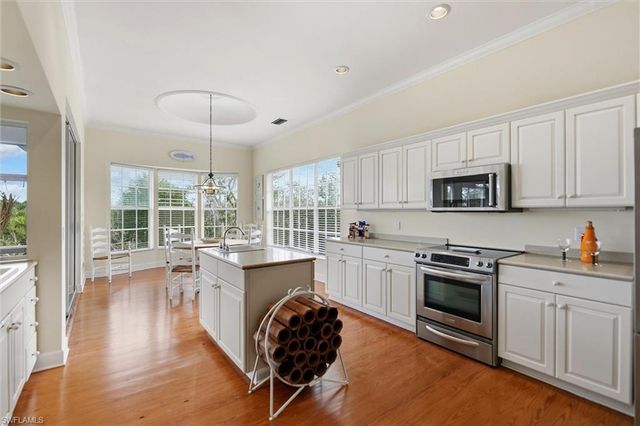 5422 Osprey CT, Sanibel, FL 33957