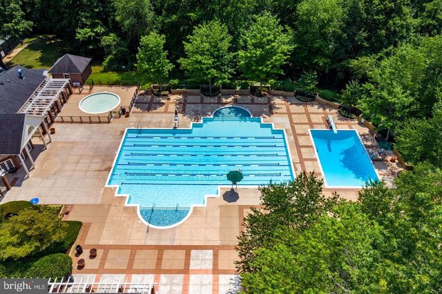 12109 GREEN LEDGE CT #301, Fairfax, VA 22033