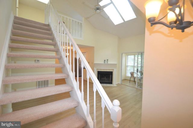 12109 GREEN LEDGE CT #301, Fairfax, VA 22033