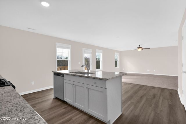 2137 Purebred Circle, Hope Mills, NC 28348