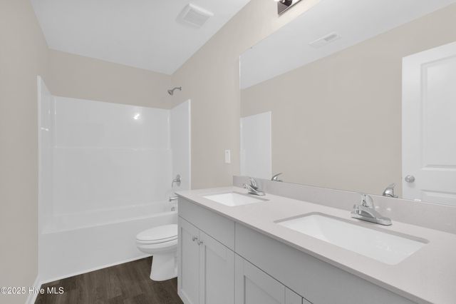 2137 Purebred Circle, Hope Mills, NC 28348