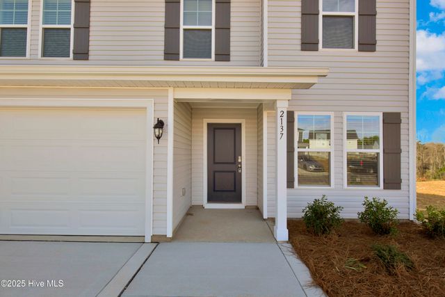 2137 Purebred Circle, Hope Mills, NC 28348