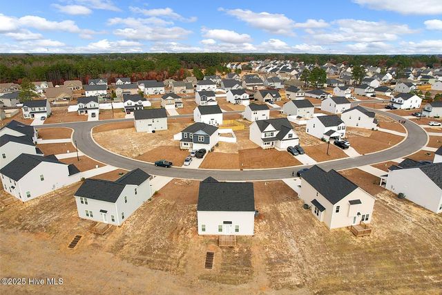 2137 Purebred Circle, Hope Mills, NC 28348