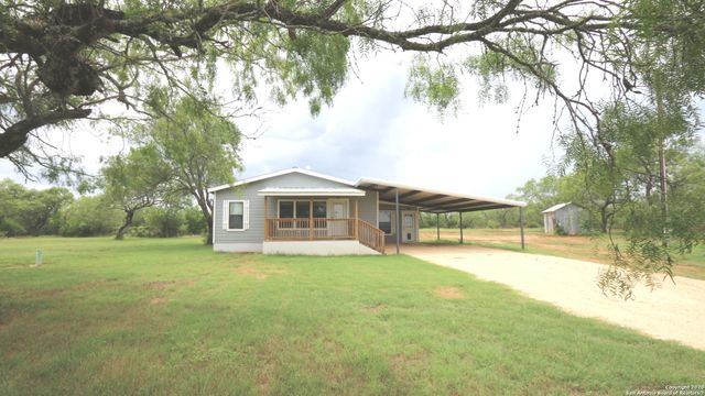 2257 CR 475, Nixon, TX 78140