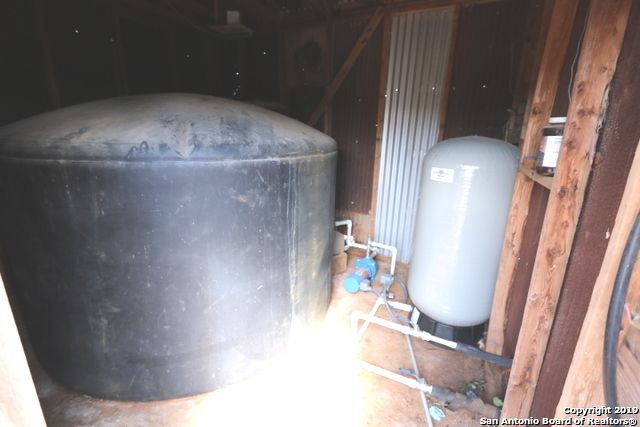 2257 CR 475, Nixon, TX 78140