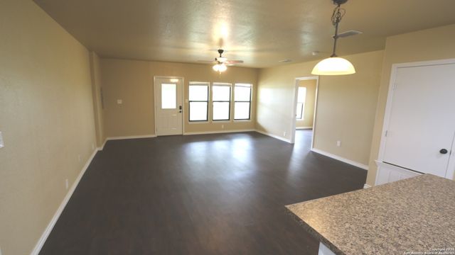 2257 CR 475, Nixon, TX 78140