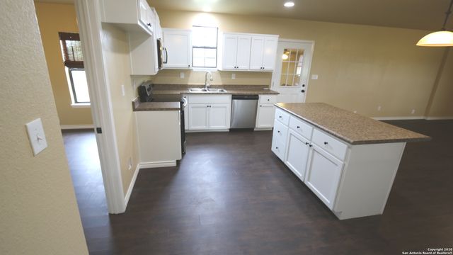 2257 CR 475, Nixon, TX 78140