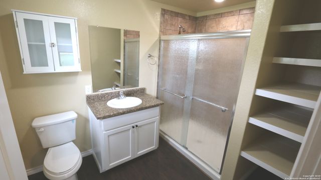 2257 CR 475, Nixon, TX 78140