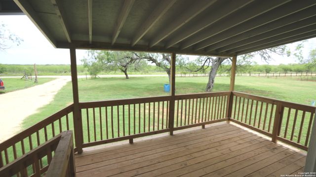 2257 CR 475, Nixon, TX 78140