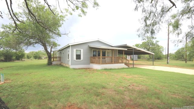 2257 CR 475, Nixon, TX 78140